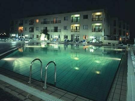 Helios Bay Hotel Apartments, Book Lejlighed Pafos hoteller med pool, Swimmingpool