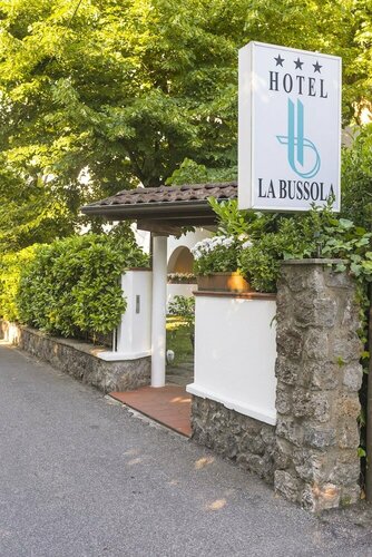 Hotel La Bussola, Book Hotel Massa Apuana coast