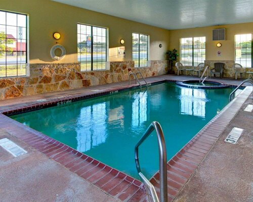 Quality Inn & Suites Glen Rose, Забронировать Отель Глен-Роуз штат Техас