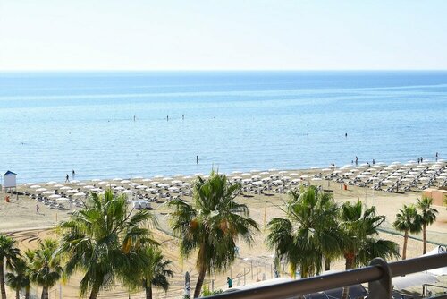 Sun Hall Beach Hotel Apts., Rezervovat Apartmán Larnaka hotely s bazénem, blízko Municipal Library of Larnaca, Bazén