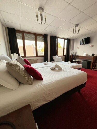 Hotel Le Divona "au coeur de Divonne", Забронировать Отель Дивон-ле-Бен Pays de Gex