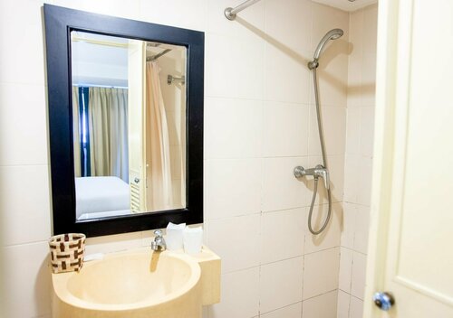 Crystal Inn, Забронировать Отель Недорогие отели острова Пхукета, недорого