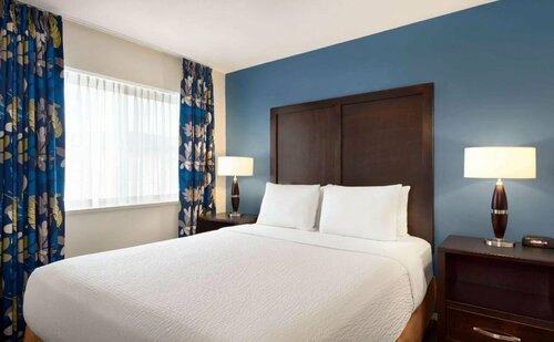 Days Inn by Wyndham Kelowna, Забронировать Отель Отели Келоуна с парковкой, Парковка