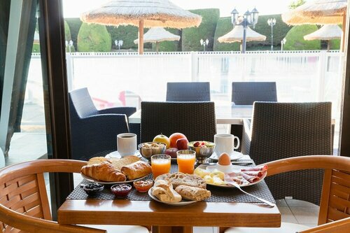 Logis Hotels, Hôtel Aquilon, Saint-Nazaire, Забронировать Отель Отели Земель Луары 4 звезды, 4*