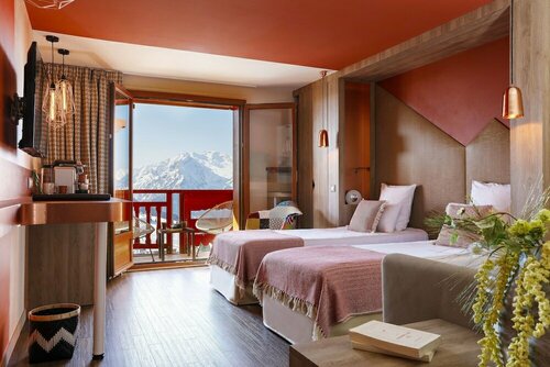 Grandes Rousses Hotel & Spa Alpe dHuez, Забронировать Отель Отели Гренобля с бассейном, Бассейн