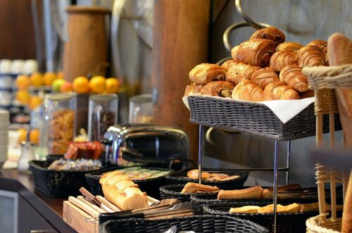 Kyriad Dijon Est Mirande, Book Hotel Hoteller i Burgund med parkering, Parkering