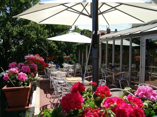 Comfort Hotel Paris Porte dIvry, Забронировать Отель Отели Иври-сюр-Сен 3 звезды, рядом с Пьер и Мари Кюри, 3*