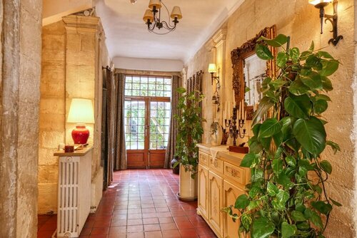 Au Saint Roch - Hôtel et Jardin, Забронировать Отель Отели Авиньона с парковкой, Парковка