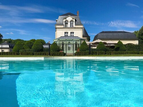 Château de Courcelles, Đặt Khách sạn  