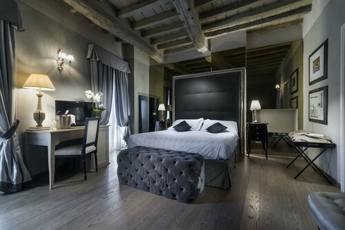 Villa Casagrande Resort e SPA, Забронировать Курортный отель Отели Фильине-Вальдарно с парковкой, Парковка