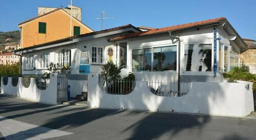 Ca' del Mar, Забронировать Отель Порто-Маурицио Ривьера-дей-Фьори