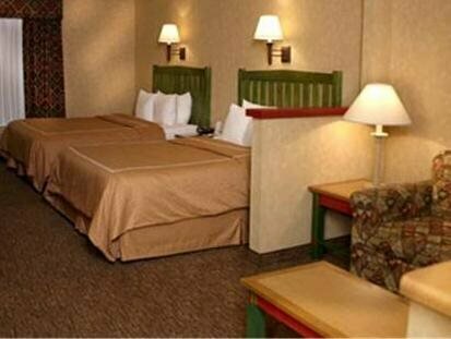 Wildwood Lodge, Rezervați Hotel Pewaukee Wisconsin