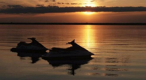 Tawas Bay Beach Resort, Rezerwuj Ośrodek wypoczynkowy East Tawas Michigan