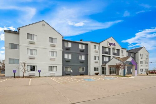 Spark by Hilton Moline Quad Cities, Book Hotel Moline 