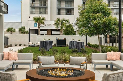 Embassy Suites by Hilton Myrtle Beach Oceanfront Resort, Забронировать Курортный отель Миртл-Бич Гранд-Странд