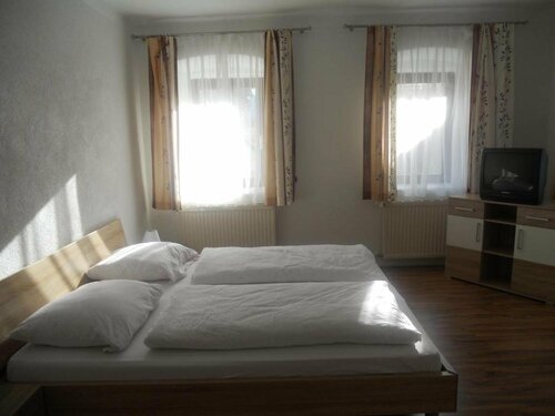 Gasthof zur Burg Falkenstein, Rezerwuj Hotel Hotele w Karyntia z Parkingiem, Parking