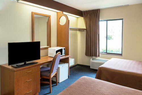 Travelodge by Wyndham Fort Myers Airport, Reserva ahora Hotel Fort Myers 