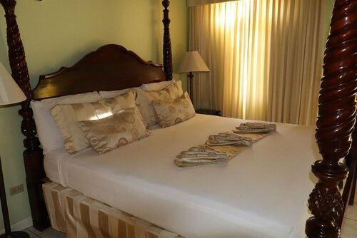 Villa Sonate, Đặt Biệt thự Runaway Bay 