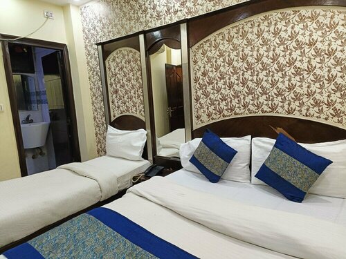 Hotel Amba Deluxe, Забронировать Отель Пахар-Ганж 