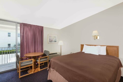 Howard Johnson by Wyndham Vero Beach / Downtown, Reserva ahora Hotel Vero Beach South Florida