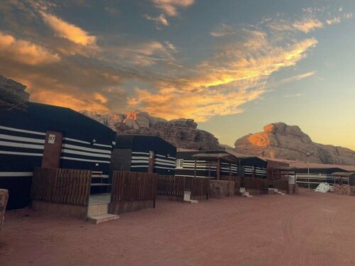 Sand Rose Camp - Wadi Rum, Prenota Hotel Hotel a Aqaba con parcheggio, Parcheggio