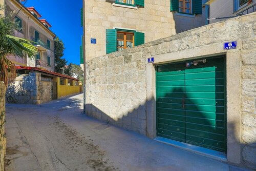 Apartments Perla, Prenota Appartamento Hotel a Croatian Islands con parcheggio, Parcheggio