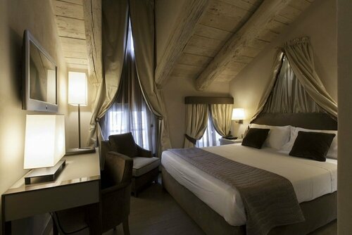 Palazzo Righini, Varaa Hotelli Fossano Piemonte