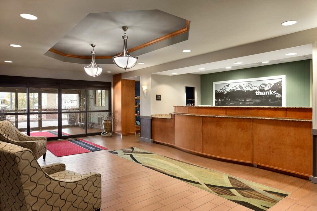Hampton Inn & Suites by Hilton Manchester Bedford
