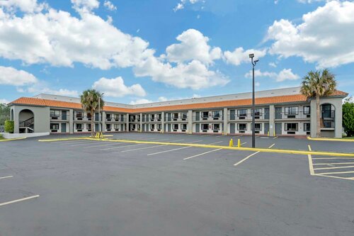 Quality Inn & Suites Orlando East - UCF Area, Забронировать Отель Орландо Диснейуорлд Орландо