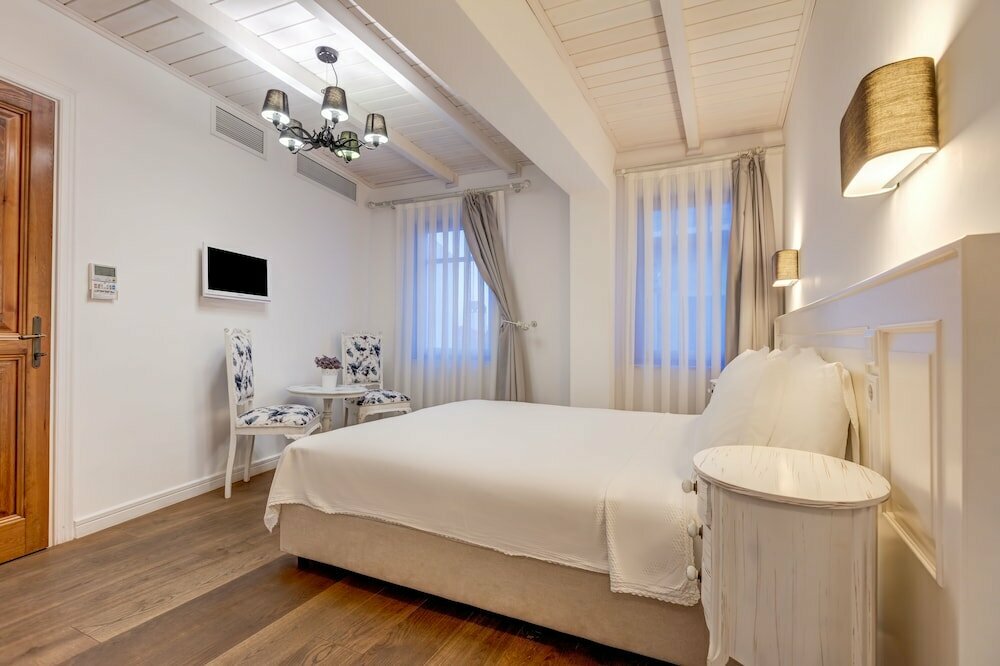 Ela Tenedos Hotel