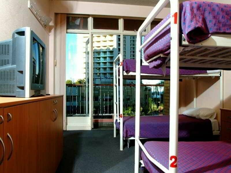 Bunk Surfers Paradise - International Backpacker Hostel