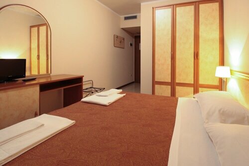 Hotel Rose&Crown, Buchen Sie Hotel Correggio Emilia-Romagna