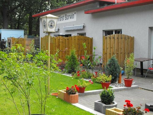 Pension Fürst Borwin, Забронировать Отель Варнемюнде Мекленбург-Померания
