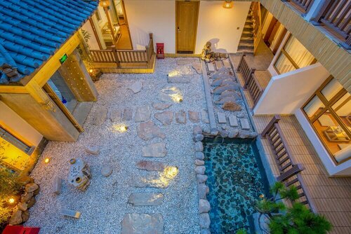 The South House, Book Hotel Hoteller i Lijiang med parkering, Parkering