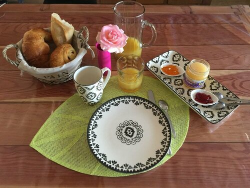 Maison d'hotes La Voute, Book Bed and Breakfast Hoteller i Rhône-Alps med parkering, Parkering