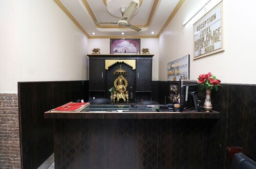 OYO 24951 Vaibhav Palace, Забронировать Отель Агра штат Уттар-Прадеш, рядом с Железнодорожная станция Раджа-Ки-Манди
