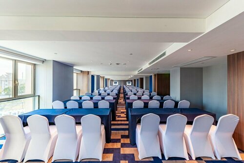Holiday Inn Express Shanghai Baoshan Baoyang by IHG, Book Hotel Baoshan Shanghai