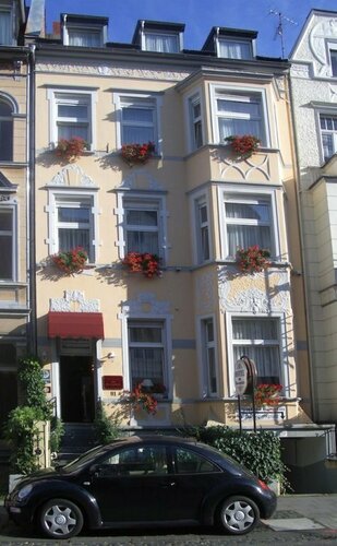 Hotel Am Roonplatz, Забронировать Отель Зюдштадт Бонн
