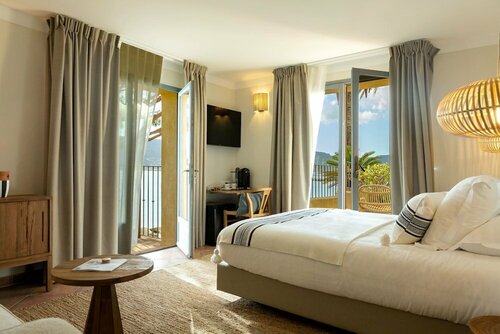 Roc Seven, Prenota Hotel Porto Vecchio 