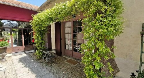 Hôtel Sous les Figuiers, Забронировать Отель Сен-Реми-де-Прованс Альпий