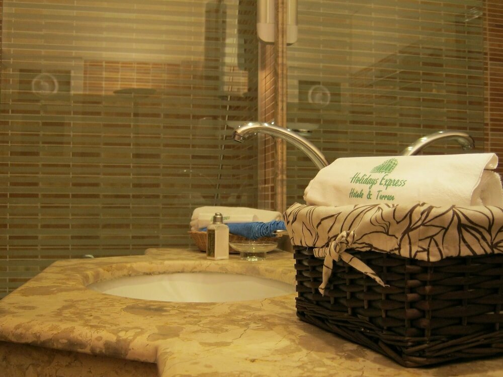 Holiday Express Hotel