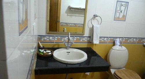 Hotel Lingzi - at the Mall Road & newly renovated, Забронировать Отель Отели Джамму и Кашмира с завтраком, Завтраки