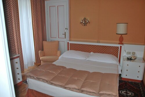 Hotel De La Poste, Забронировать Отель Кортина-д'Ампеццо Кадоре, рядом с Канатная дорога Фунивия Фалория