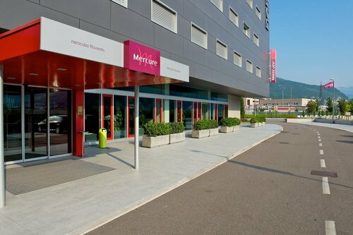 Mercure Nerocubo Rovereto, Buchen Sie Hotel Rovereto Vallagarina