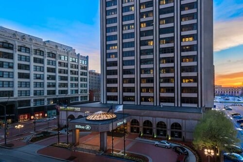 Hilton Indianapolis Hotel & Suites, Prenota Hotel Hotel a Indiana con colazione, Colazione