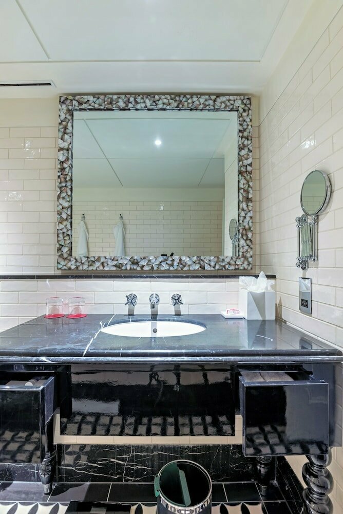 The LaLit London