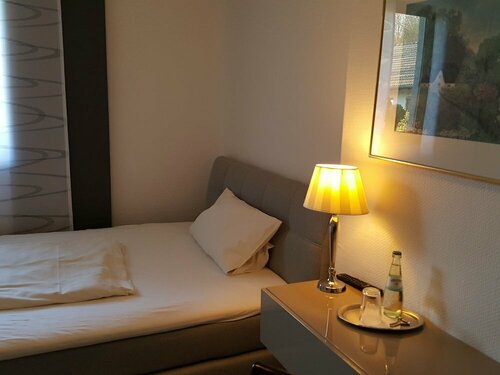 Landhotel Linden am Venekotensee, Забронировать Отель Отели Нидеркрюхтен с завтраком, Завтраки