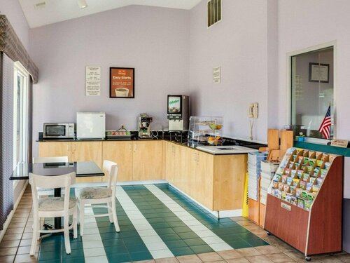 Econo Lodge Little Creek, Buchen Sie Hotel Norfolk Virginia