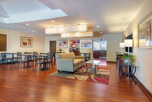 Best Western Auburn/Opelika Inn, Rezerwuj Hotel Hotele w Auburn z parkingiem, Parking