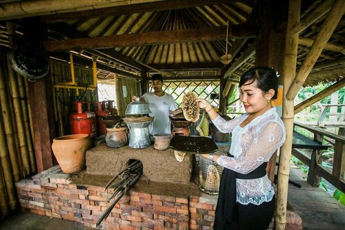 Keramas Sacred River Village, Book Bed and Breakfast Hoteller i Gianyar med pool, Swimmingpool